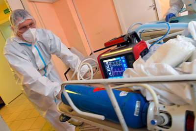 Российский врач назвал устаревшими кислородные баллоны в больницах