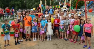 Мэр оккупированного Донецка торжественно открыл новую песочницу и назвал это "прекрасным подарком" (ФОТО)
