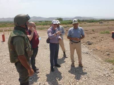 Израильские журналисты стали свидетелями разминирования на освобожденных территориях Азербайджана (ФОТО)