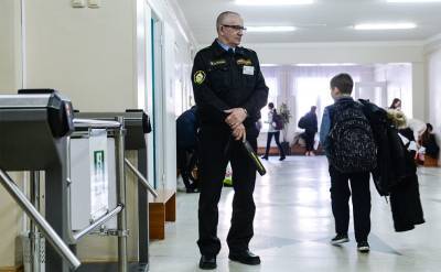 Почти 300 млн. рублей выделено в Удмуртии на обеспечение безопасности в школах