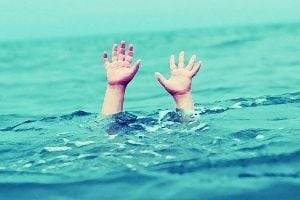 Родители распивали алкоголь: стали известны подробности гибели ребенка в аквапарке Днепра