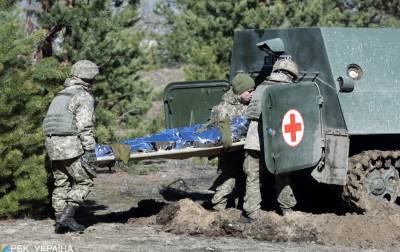 На Донбассе ранили трех украинских военных