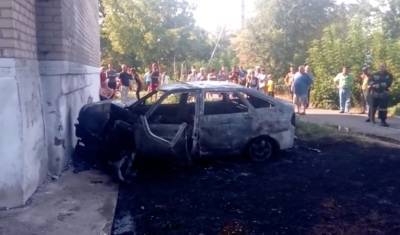 В Стерлитамаке в результате наезда на дом «Лада Приора» загорелась вместе с водителем