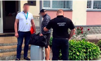 Полицейские выдворили из Украины гражданина Узбекистана, который терроризировал Донбасс