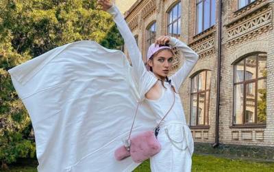 Украинская певица удивила "свадебными" фото