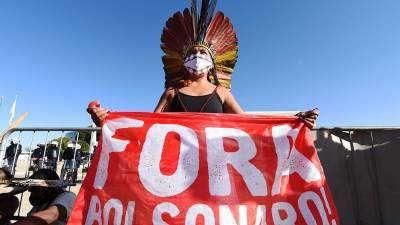 Бразильские индейцы против Жаира Болсонару