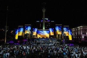 Украинские музыканты "прокинули" Зеленского на День независимости
