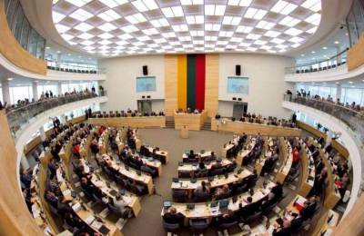 Литовский парламент внес поправки в законодательство для строительства стены на границе с Белоруссией