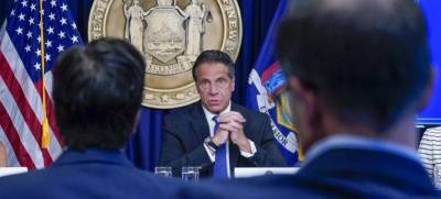 Губернатор Нью-Йорка подал в отставку после обвинений в домогательствах