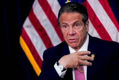 Обвиненный в сексуальных домогательствах губернатор Нью-Йорка объявил об отставке