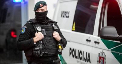Напряжение в Вильнюсе нарастает: протестующие оцепили здание Сейма, полиция применила слезоточивый газ