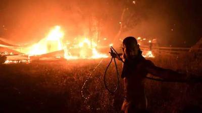 Из-за пожаров в Греции объявили масштабную эвакуацию