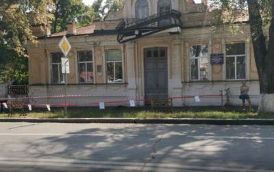 Адольф Гитлер - В Полтаве снесли балкон, с которого выступал Гитлер - korrespondent.net - Украина - Полтава