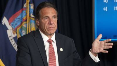Губернатору Нью-Йорка решили объявить импичмент после отставки