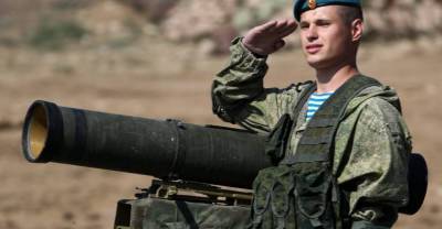 Шойгу заявил, что в армии России должны служить профессиональные военные