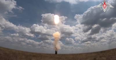 В РФ запустили серийное производство ракет для новейших систем С-500 "Прометей"