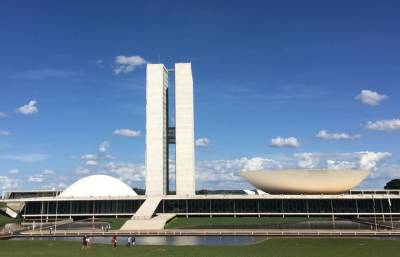 Парламент Бразилии отклонил продвигаемую президентом реформу системы голосования