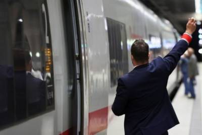 Машинисты пассажирских поездов в ФРГ начали двухдневную забастовку