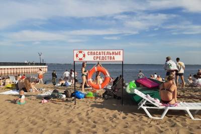 Царь-пляж с кишечной палочкой: саратовцам запретили купаться в Волге на неопределённый срок