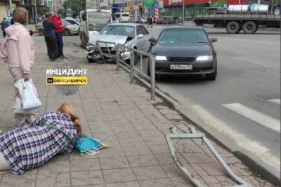 Пьяный водитель сбил женщину на тротуаре в Новосибирске