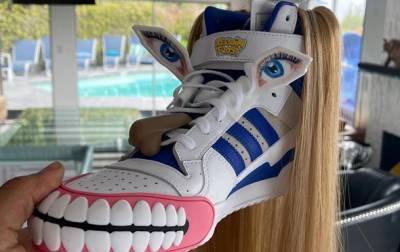 Комик из США вместе с Adidas создал сумасшедшие кроссовки и мира