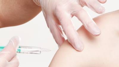 Вакцину против COVID-19 для детей и подростков могут зарегистрировать в России уже осенью