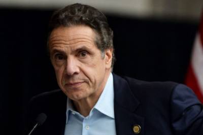Губернатор Нью-Йорка подал в отставку из-за громкого скандала