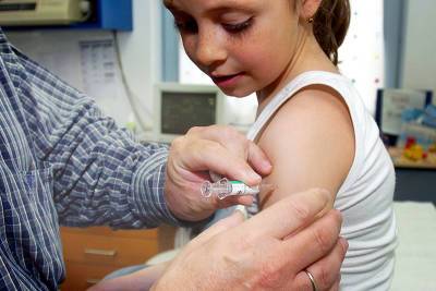 Гинцбург раскрыл формулу разведения подростковой вакцины от ковида