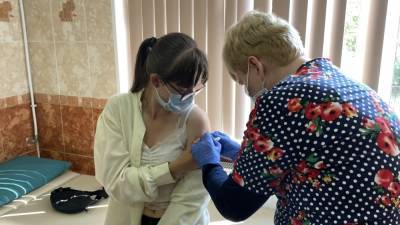 Иностранные граждане смогут вакцинироваться от COVID-19 в петербургском ТК "Галерея"