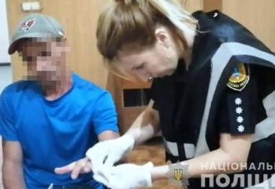 В Одессе мужчина убил ножницами соседа за оскорбление дочери (видео)