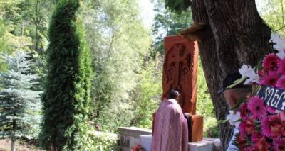 В Ванадзоре освящен хачкар, установленный в память жертв 44-дневней войны