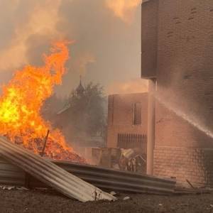 В Пологовском районе загорелась крыша жилого дома: есть погибший