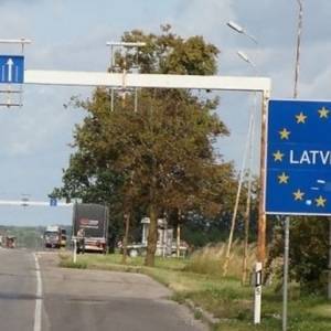 Латвия ввела режим ЧС на границе с Беларусью