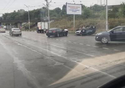 В ДТП с переворотом на Куйбышевском шоссе пострадал водитель Renault Duster