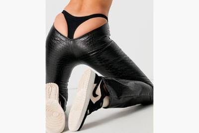 Бритни Спирс - Пэрис Хилтон - Кристина Агилера - Asos представил покупателям модные в 90-х брюки с торчащими стрингами - lenta.ru