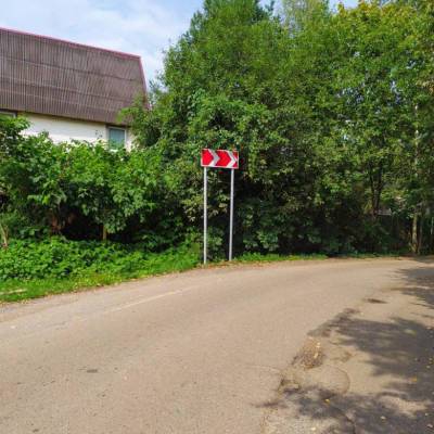 В деревне Чудиново под Чеховом установили новые дорожные знаки