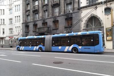 Петербуржцев попросили не покупаться на автобусных «зазывал» и пользоваться легальными транспортными средствами
