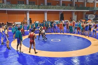 В Башкирии стартовал чемпионат мира по спортивной борьбе среди юниоров