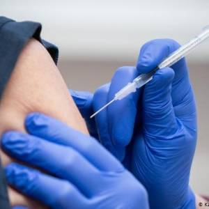 ОГА: 80% работников запорожских школ должны быть вакцинированы