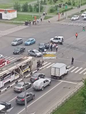 Очевидцы сообщили о жёстком ДТП на проспекте Шахтёров в Кемерове