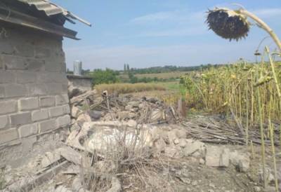 На Донбассе оккупанты из артиллерии обстреляли село вблизи линии разграничения: погиб мирный житель