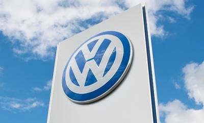 Экс-канцлер Германии Герхард Шредер осудил Volkswagen за отказ от сосисок с карри