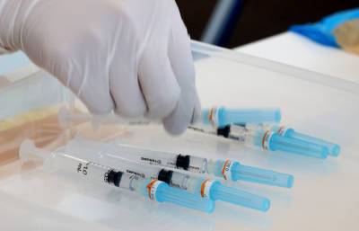 Новосибирцам напомнили о выплатах за осложнения после вакцинации