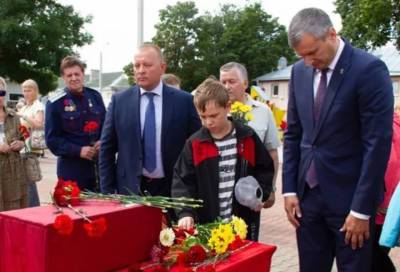 Церемония передачи обнаруженных в Эстонии останков красноармейцев прошла в Ивангороде