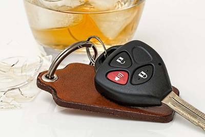 У страдающего алкоголизмом зауральца через суд отобрали водительские права
