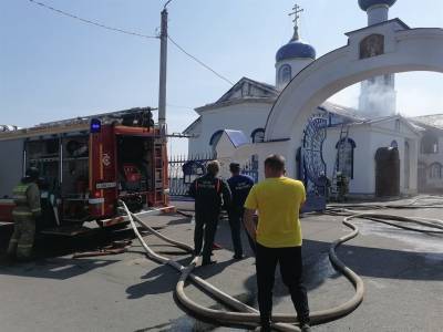 В Димитровграде загорелся Свято-Никольский храм