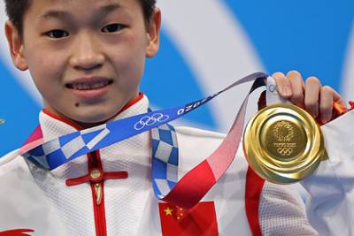 Семья 14-летней олимпийской чемпионки из Китая отказалась от 3 миллиардов рублей