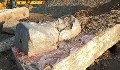 На Сахалине нашли разрушенный памятник Юрию Гагарину