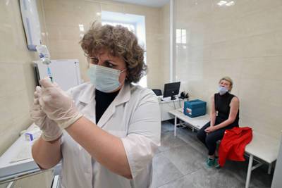 Российский врач развеял главные мифы о вакцинации от коронавируса