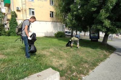 В Ленинском районе проходят работы по уборке территории